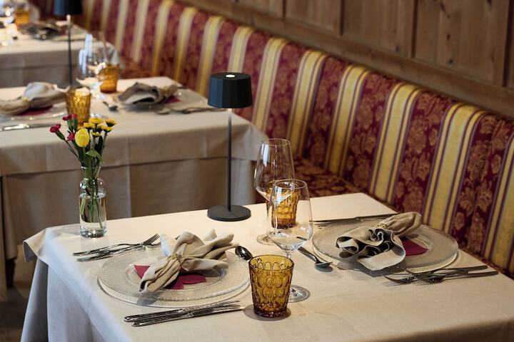 Dining 76 of 121