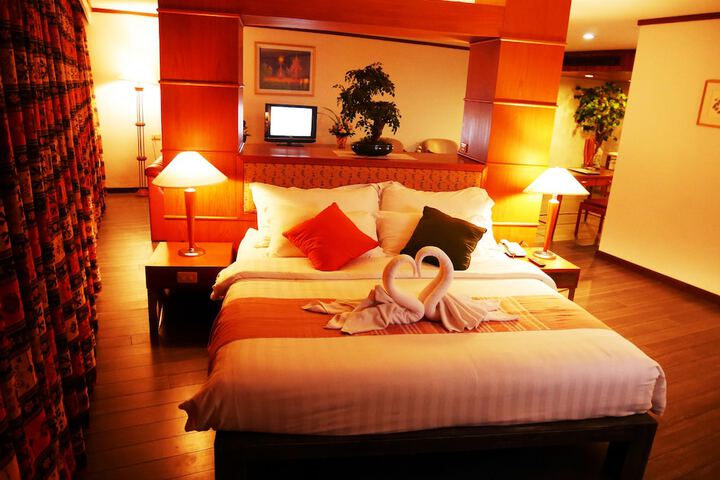 Room 16 of 143