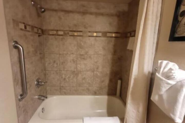 Room 2 of 17