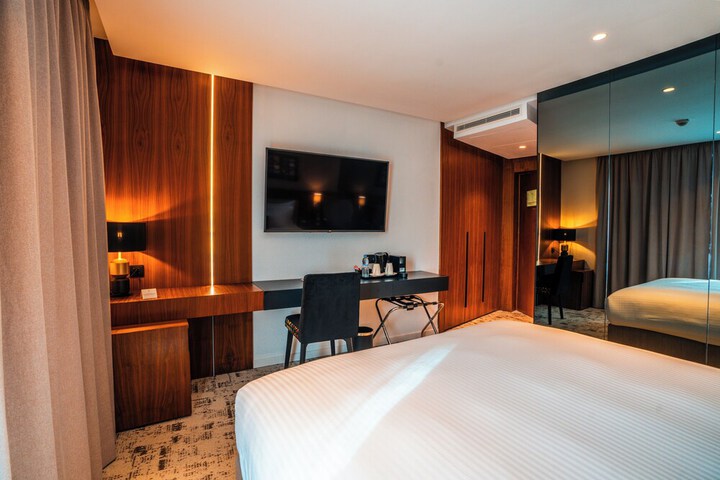 Room 28 of 67