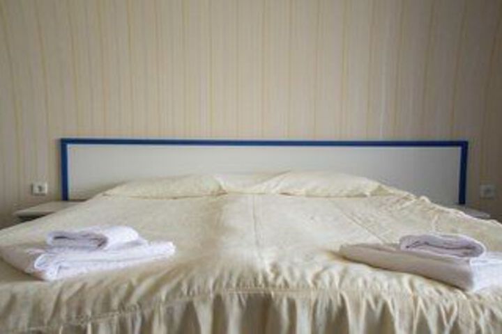 Room 8 of 37
