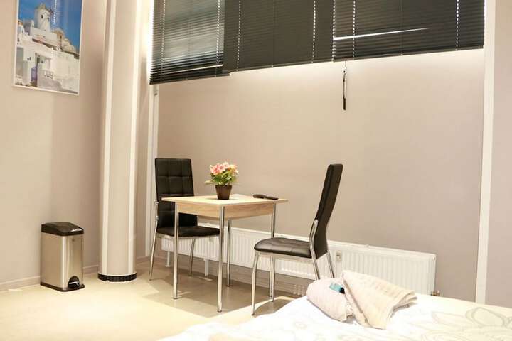 Room 4 of 36