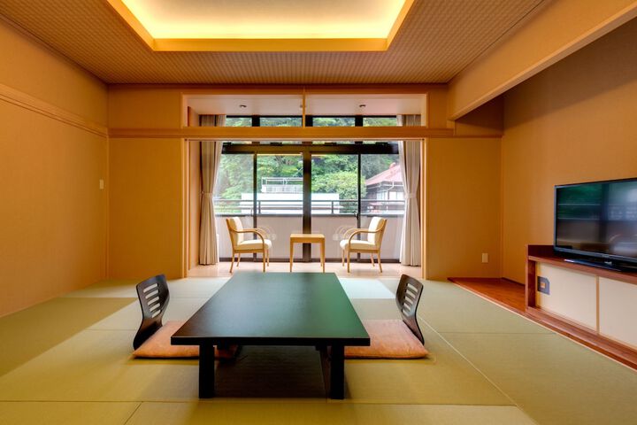 Room 8 of 60