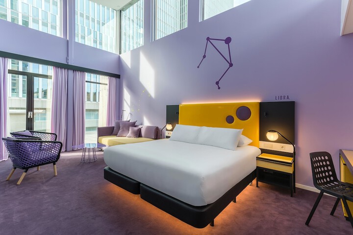 Room 5 of 77