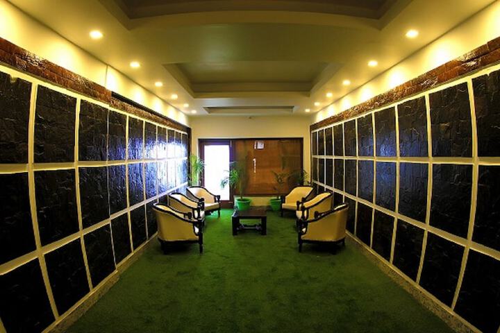 Room 41 of 77