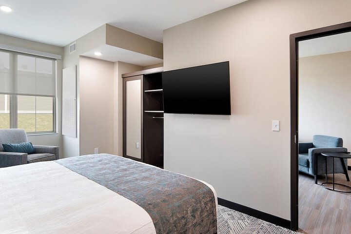 Room 6 of 35