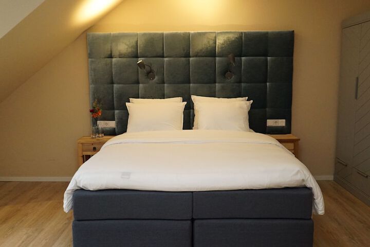 Room 13 of 50