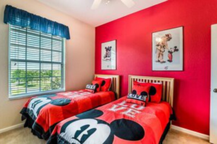 Room 35 of 43