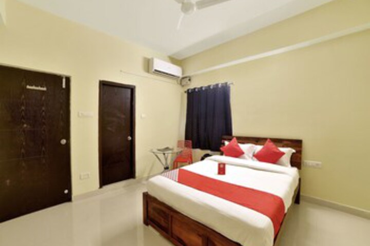 Room 12 of 24