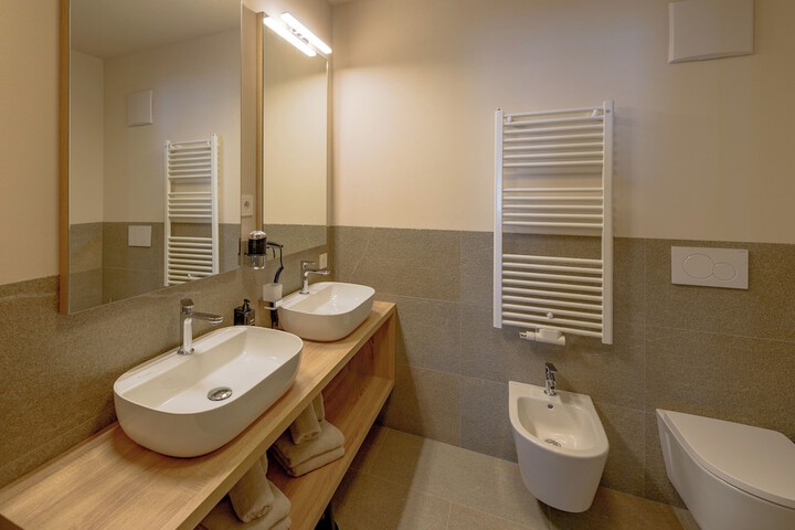 Room 114 of 208