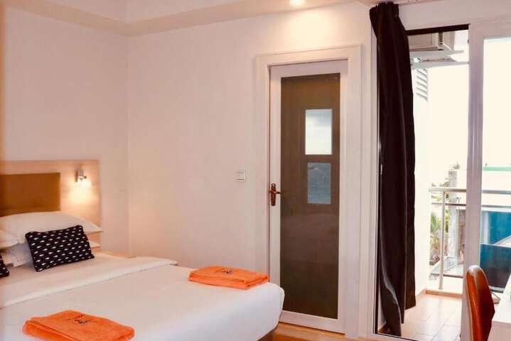 Room 16 of 37