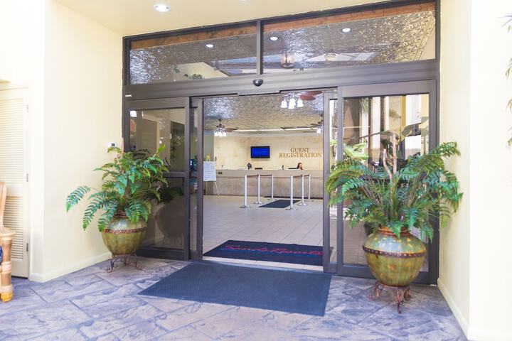 Entrance & Lobby
