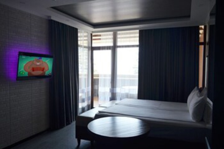 Room 16 of 36