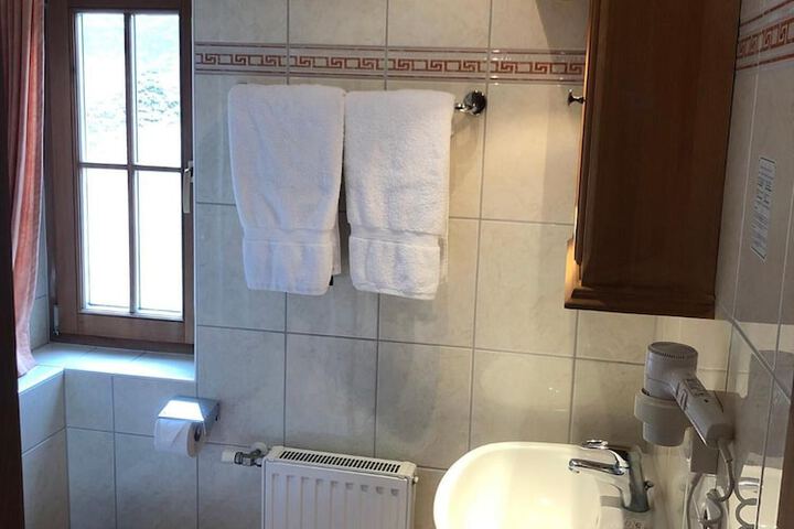 Room 10 of 30