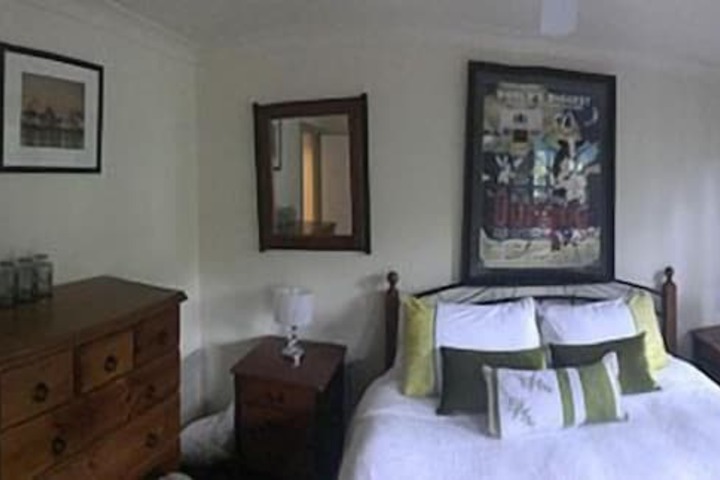 Room 4 of 19