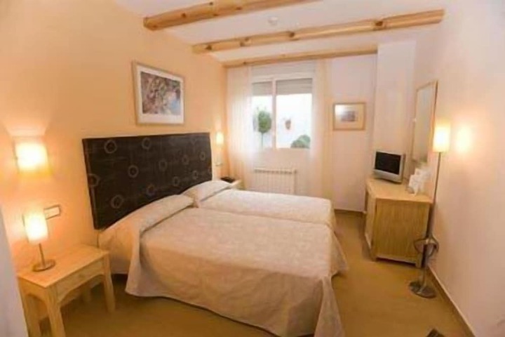 Room 7 of 16