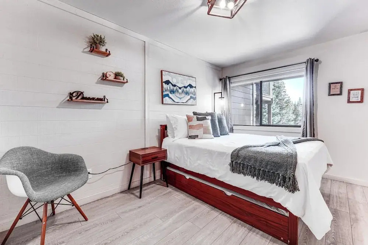 Room 2 of 21