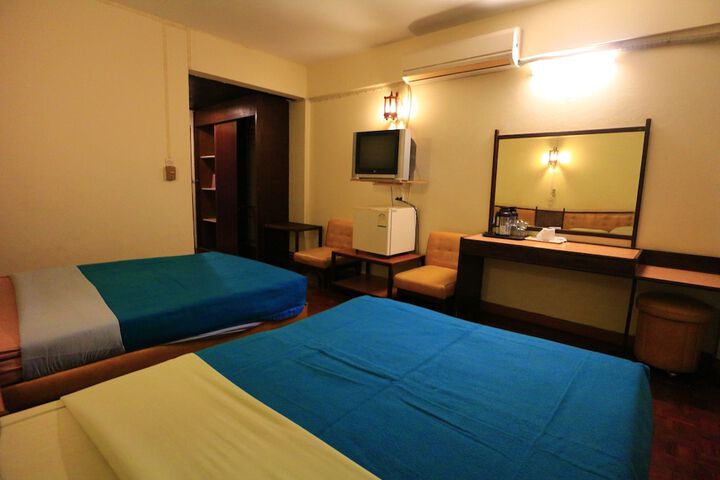 Room 8 of 39