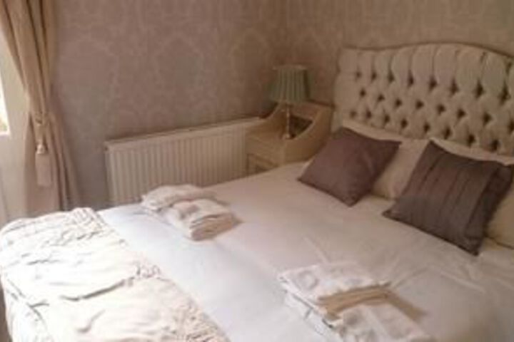 Room 9 of 28