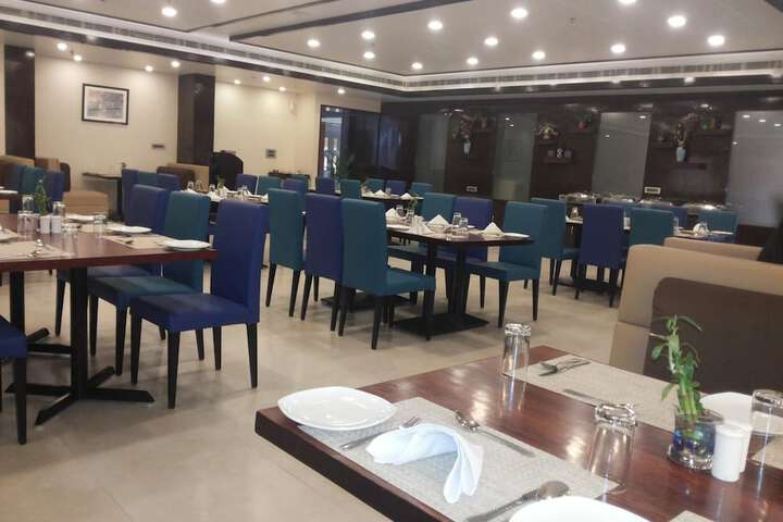 Dining 31 of 48