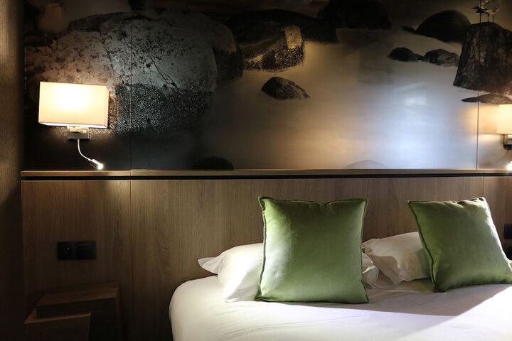Room 3 of 94