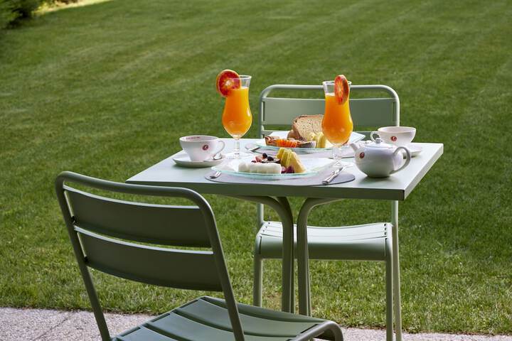Breakfast/Coffee Service 24 of 33