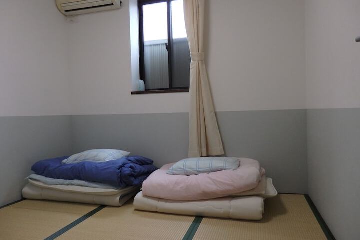 Room 10 of 33
