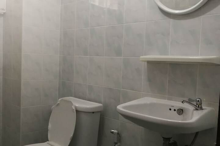 Room 20 of 28