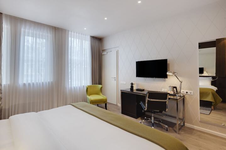 Room 14 of 68