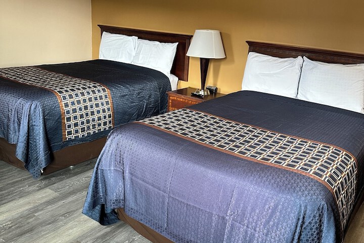 2 Double Beds (2 of 9)