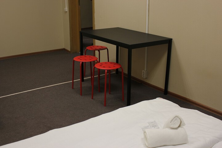 Room 4 of 27
