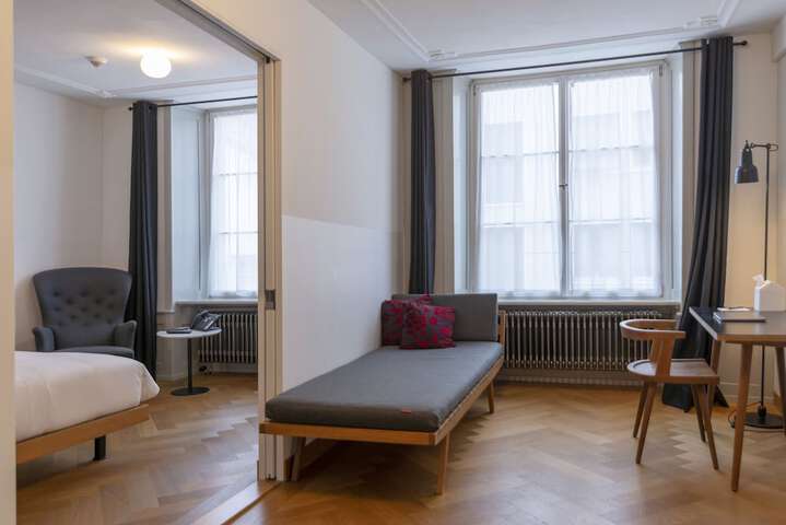Room 42 of 115