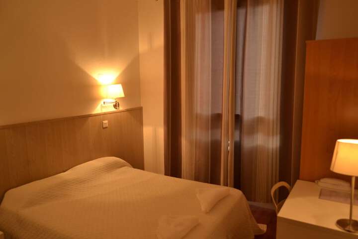 Room 5 of 30