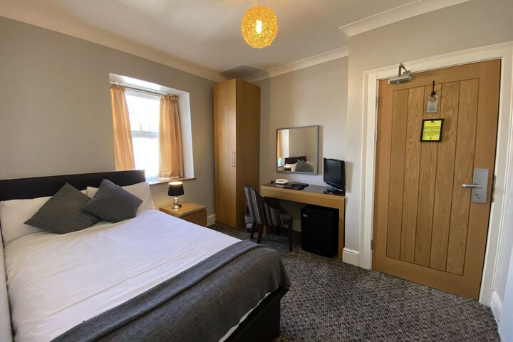 Room 35 of 81