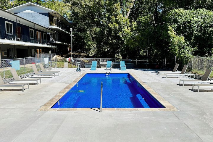 Pool 38 of 82