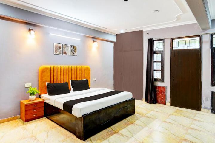 Hotel O The Royal Inn