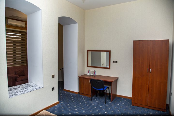 Room 18 of 34