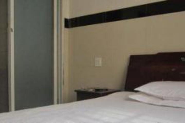 Room 6 of 6