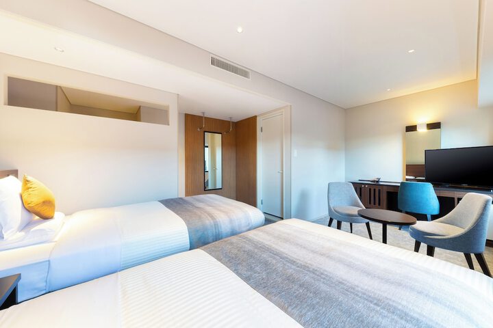Room 9 of 31