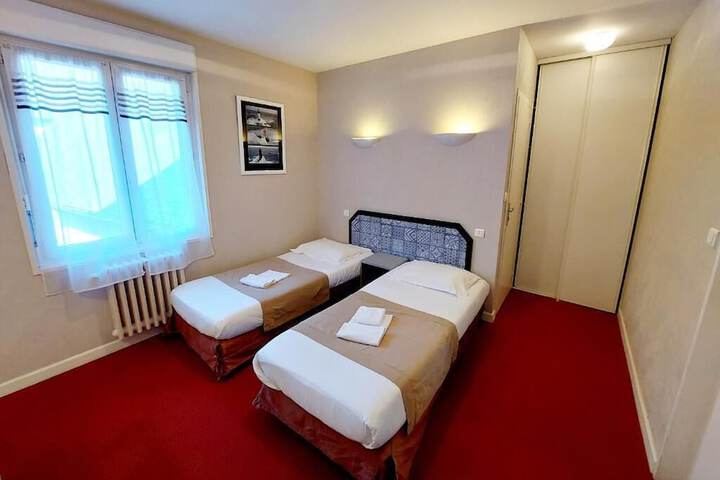 Room 16 of 42