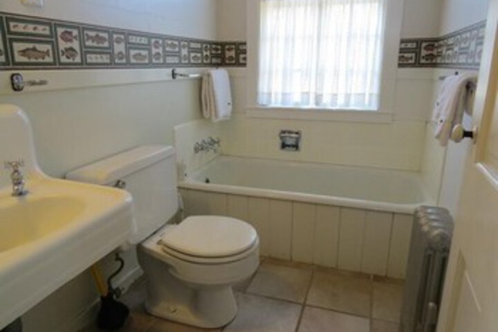 Room 3 of 34