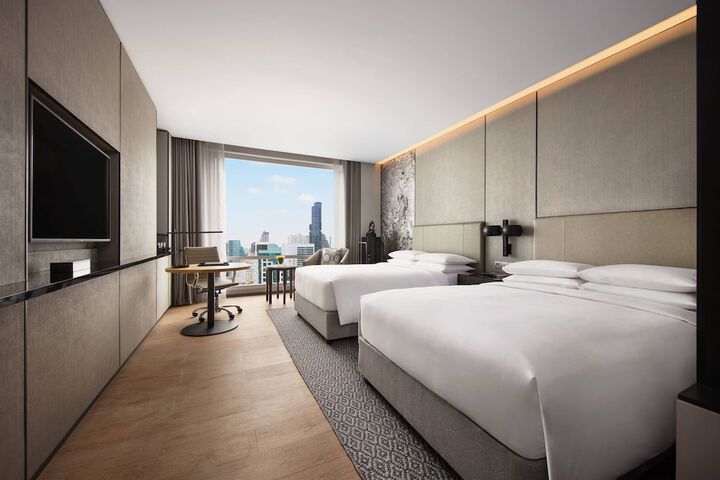 Room 18 of 125