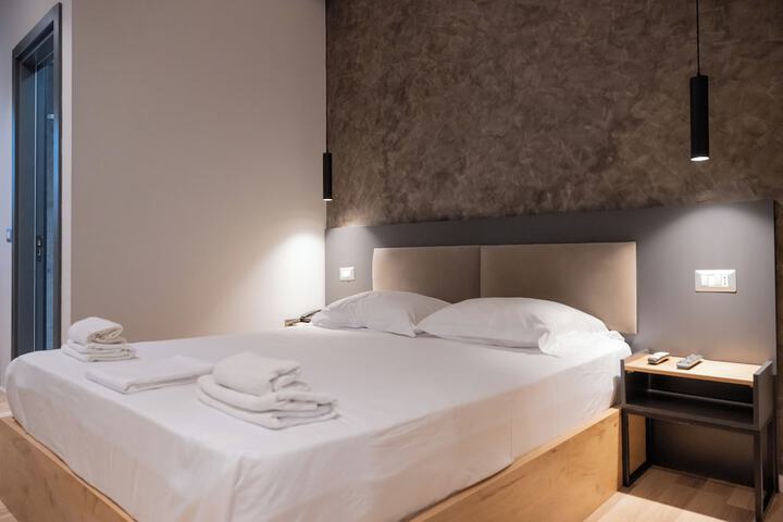 Room 16 of 32