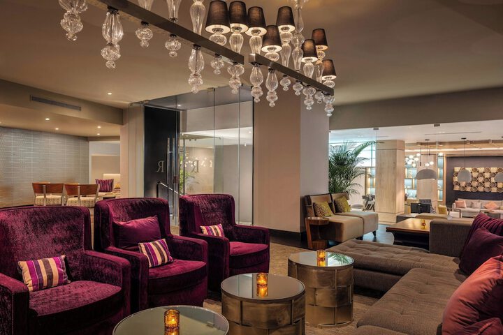 Lounge 104 of 135