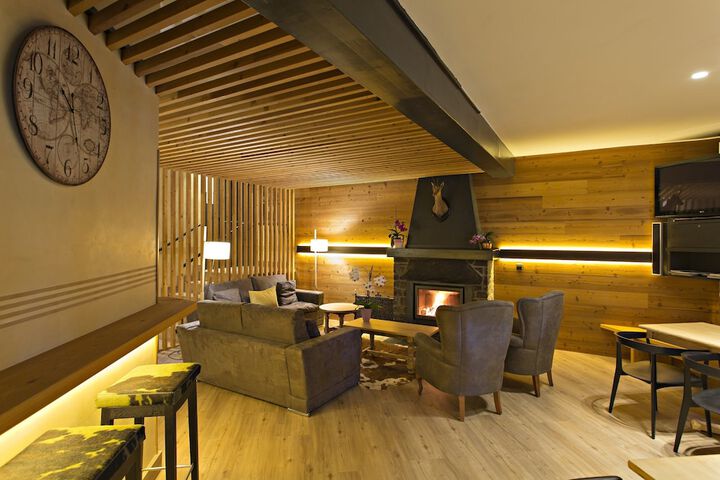 Hotel Interior 7 of 47