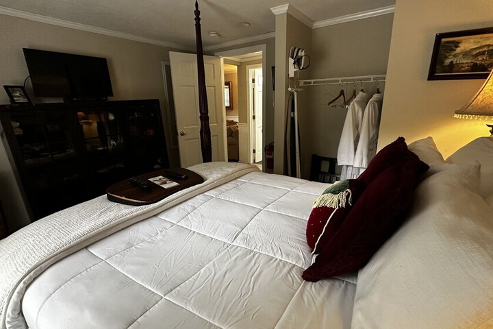 Room 31 of 203