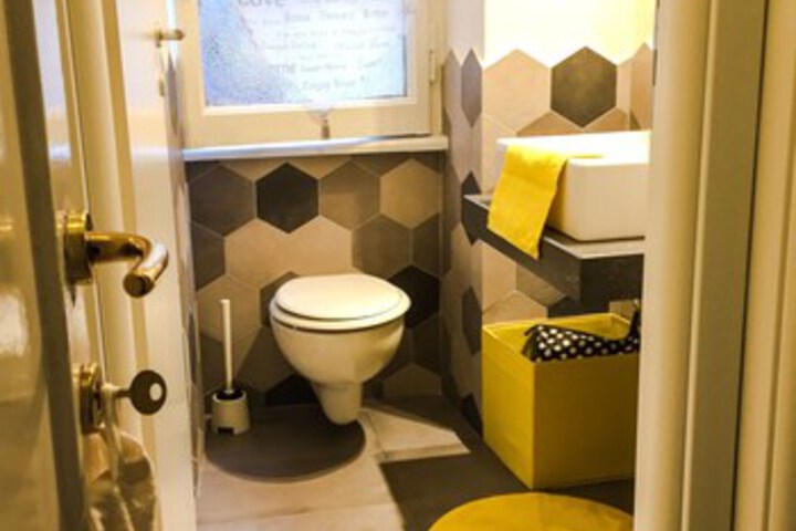Room 2 of 6