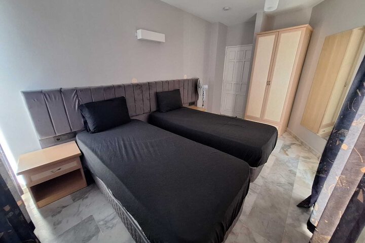 Room 9 of 72