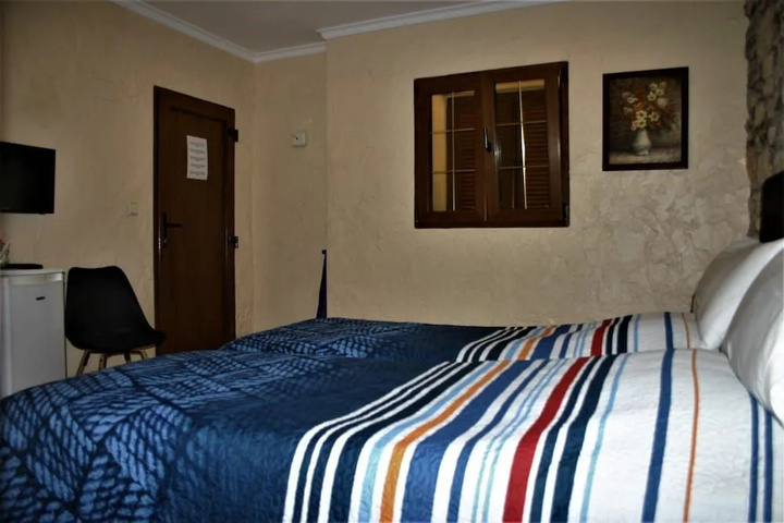 Room 4 of 13