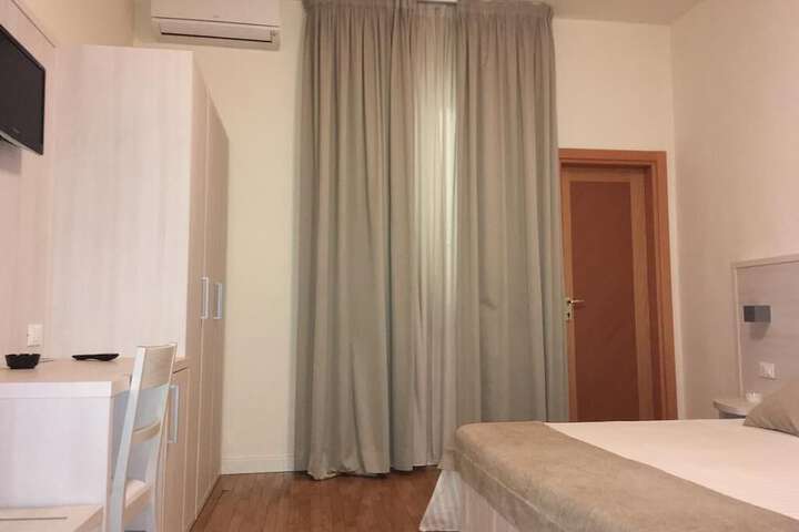 Room 18 of 42